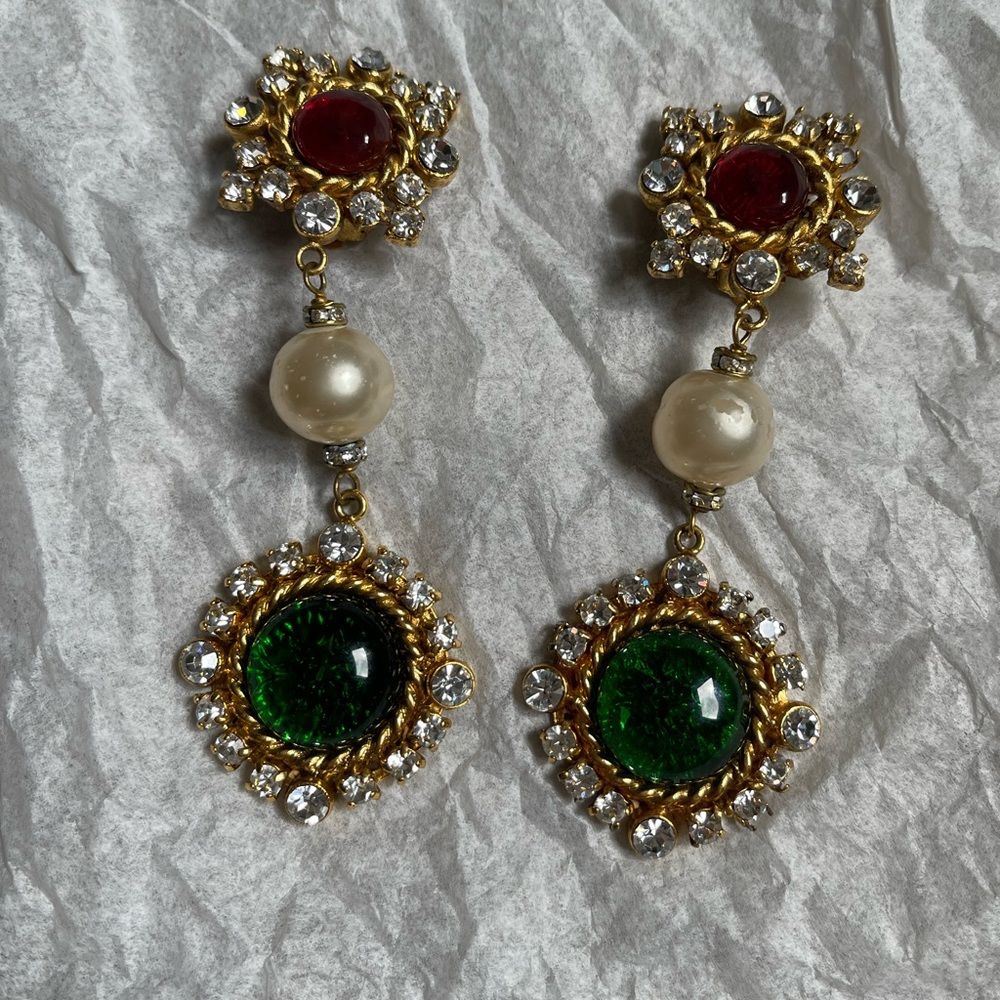 Vintage Chanel Gripoix Season 23 Drop Clip On Earrings. - Picture 3 of 7